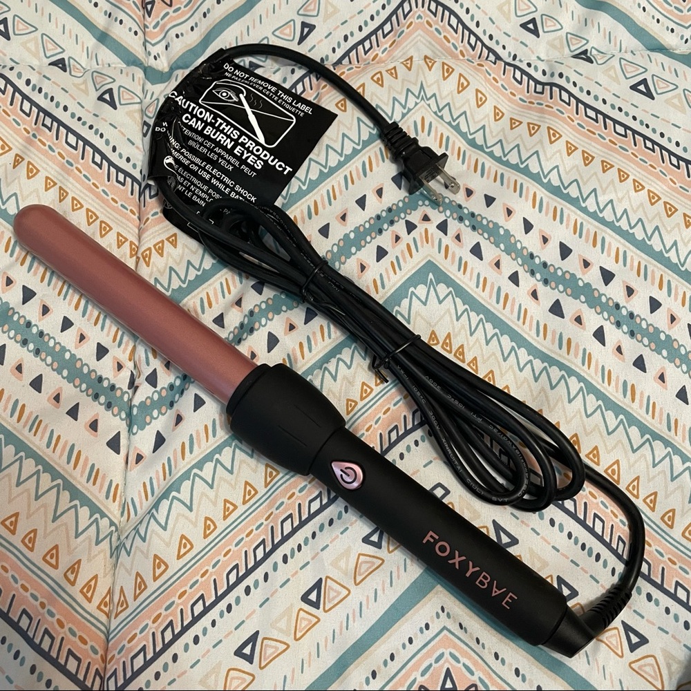 NEW FoxyBae Rose gold Curling Wand
